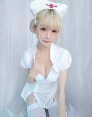 《我被最想拥抱的人威胁了》