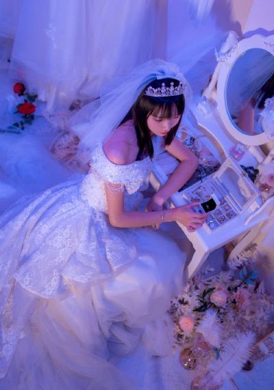 双胞胎姐妹的蔑视