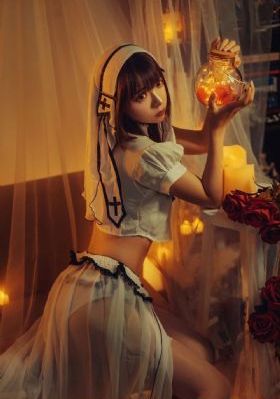 少妇羞涩呻吟乳沟偷拍视频